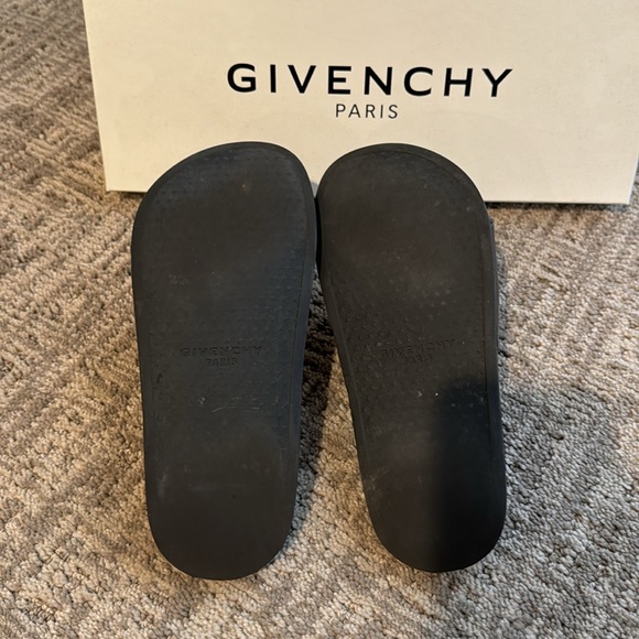 Givenchy Pool Slides - Picture 5 of 6